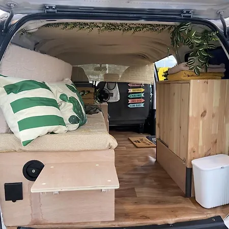 אתר קמפינג Campervans אל מדאנו