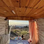 キャンプ場 Campervans *