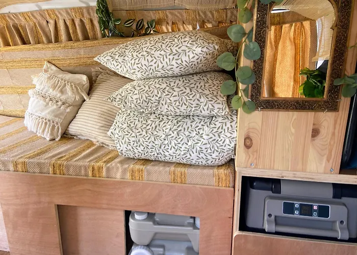 Campervans مكان تخييم *