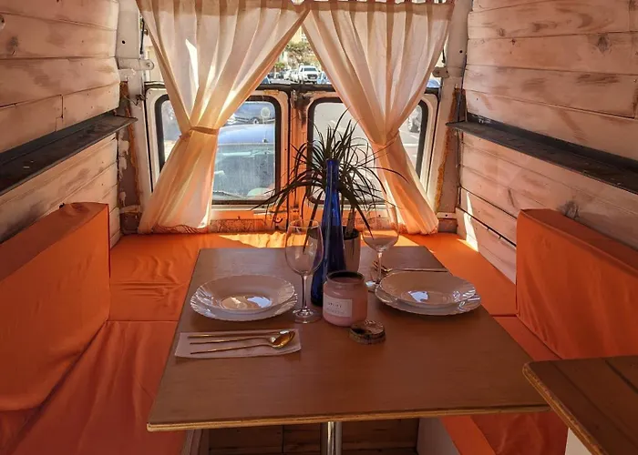 مكان تخييم Campervans