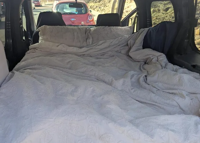 مكان تخييم Campervans