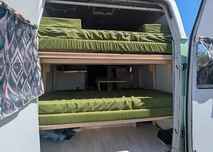 Campervans مكان تخييم *